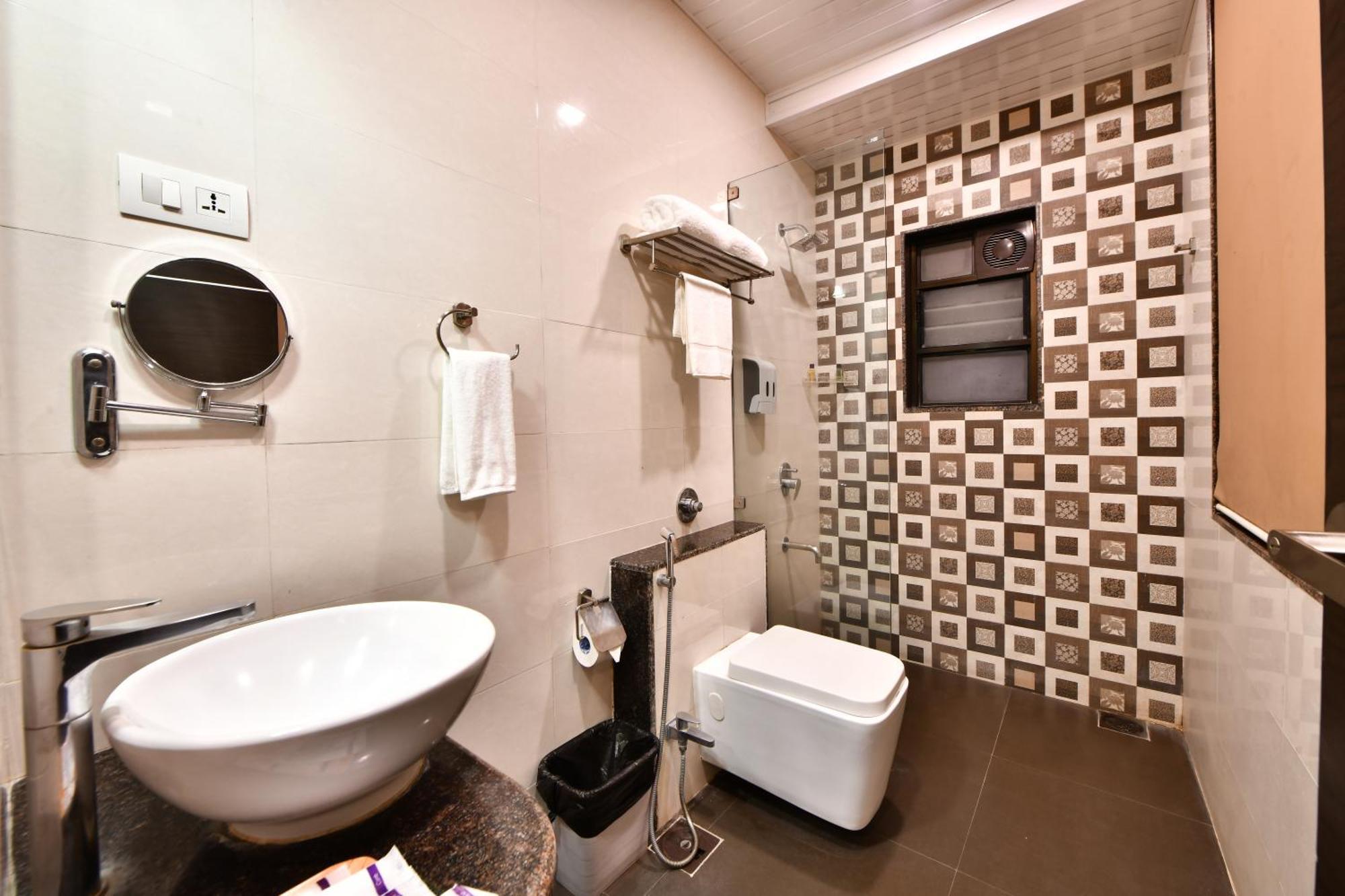 Click Hotel Sagar Plaza Chakan, Pune Zewnętrze zdjęcie