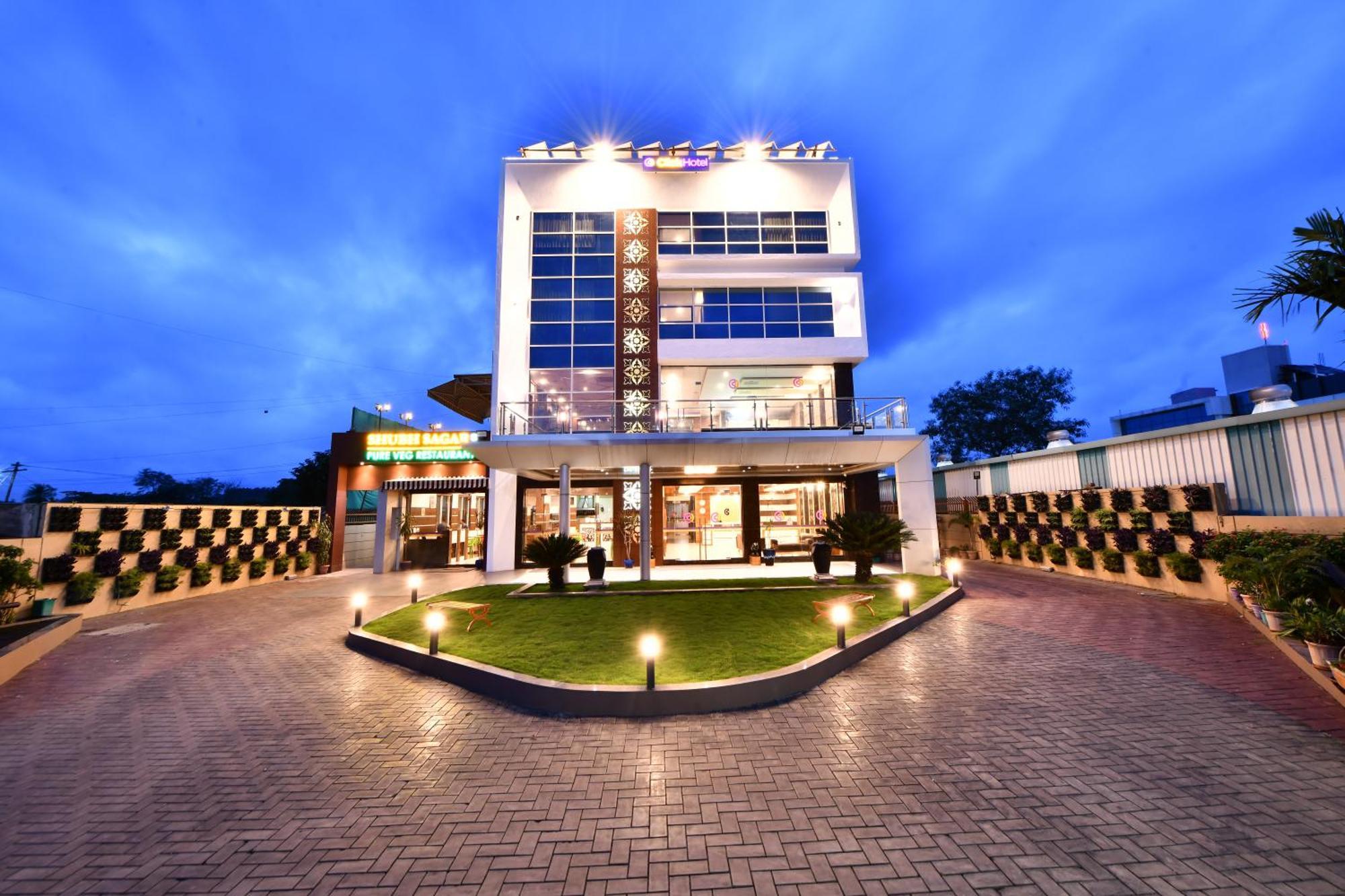 Click Hotel Sagar Plaza Chakan, Pune Zewnętrze zdjęcie