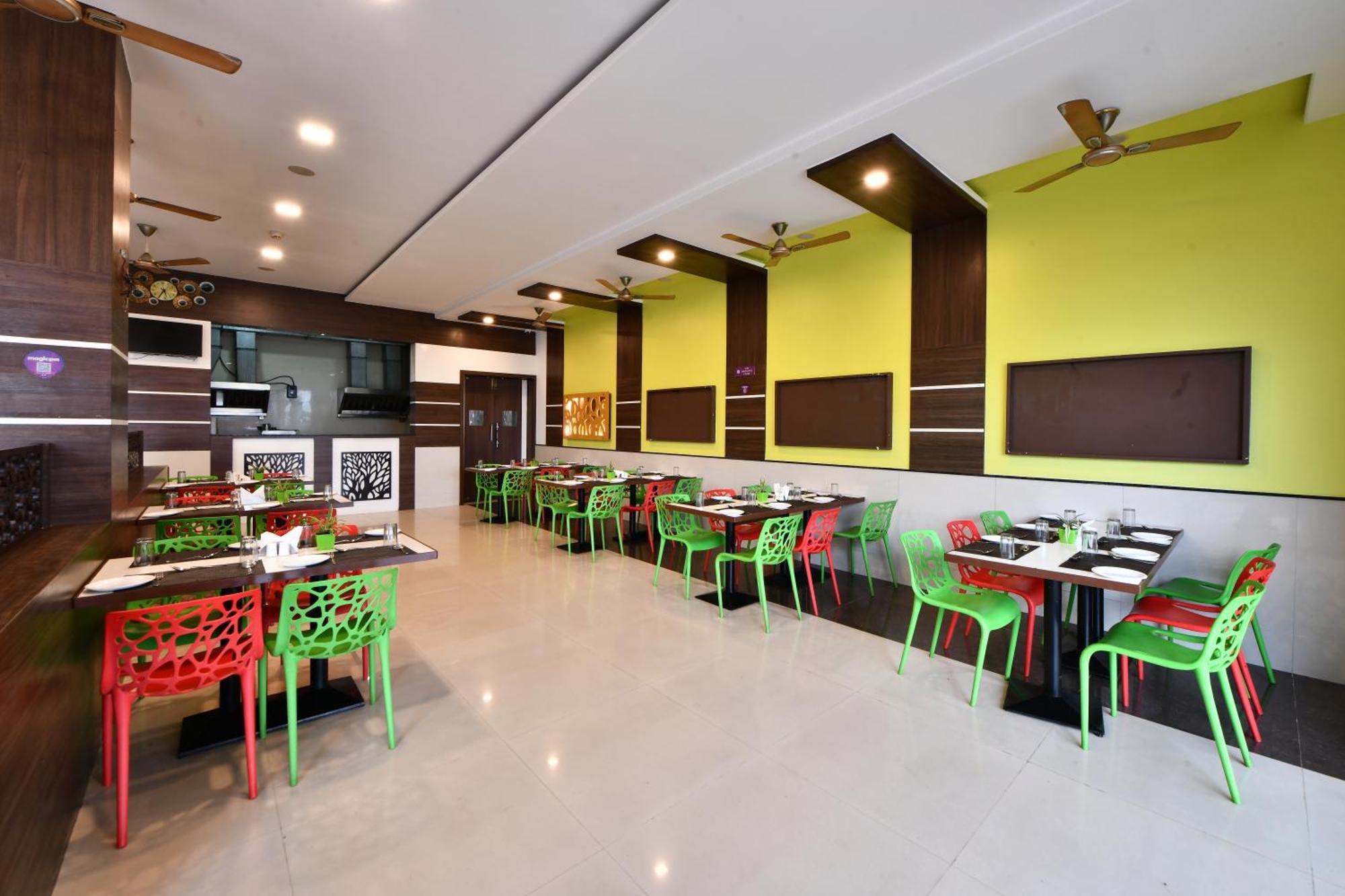 Click Hotel Sagar Plaza Chakan, Pune Zewnętrze zdjęcie