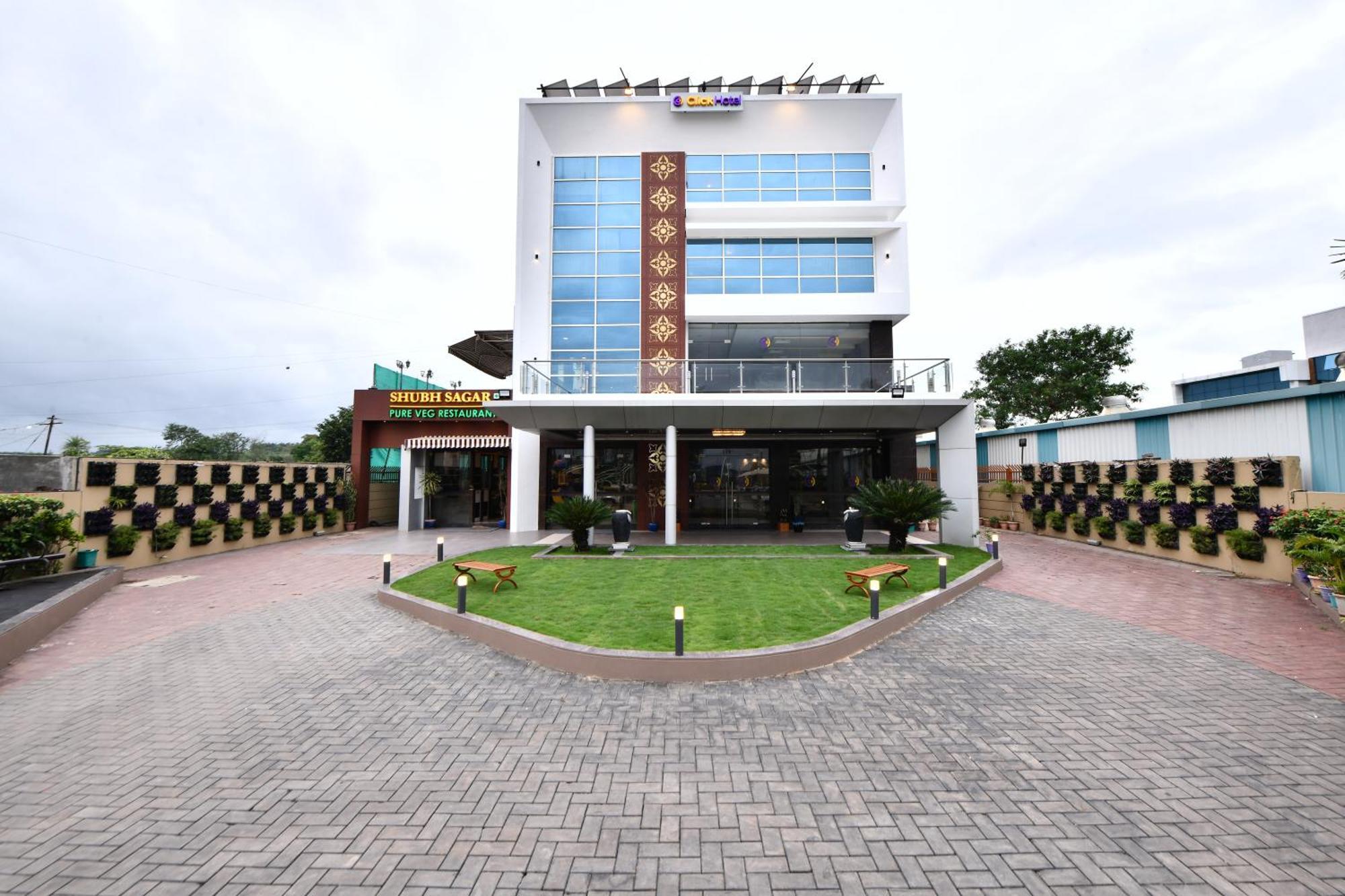 Click Hotel Sagar Plaza Chakan, Pune Zewnętrze zdjęcie