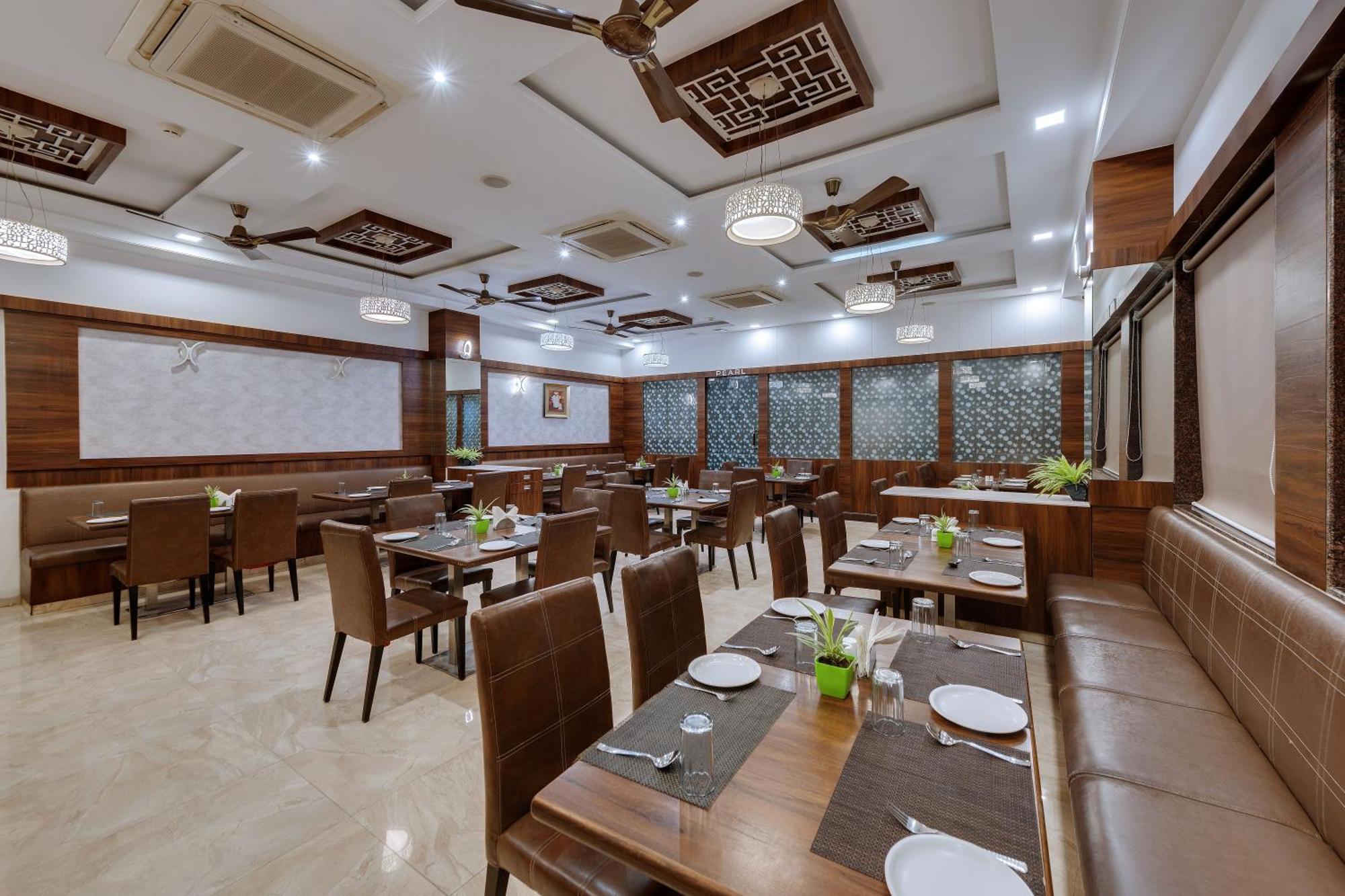 Click Hotel Sagar Plaza Chakan, Pune Zewnętrze zdjęcie